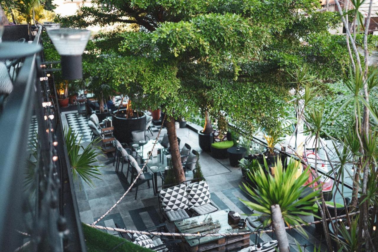 Letana Hotel Bang Phli Esterno foto